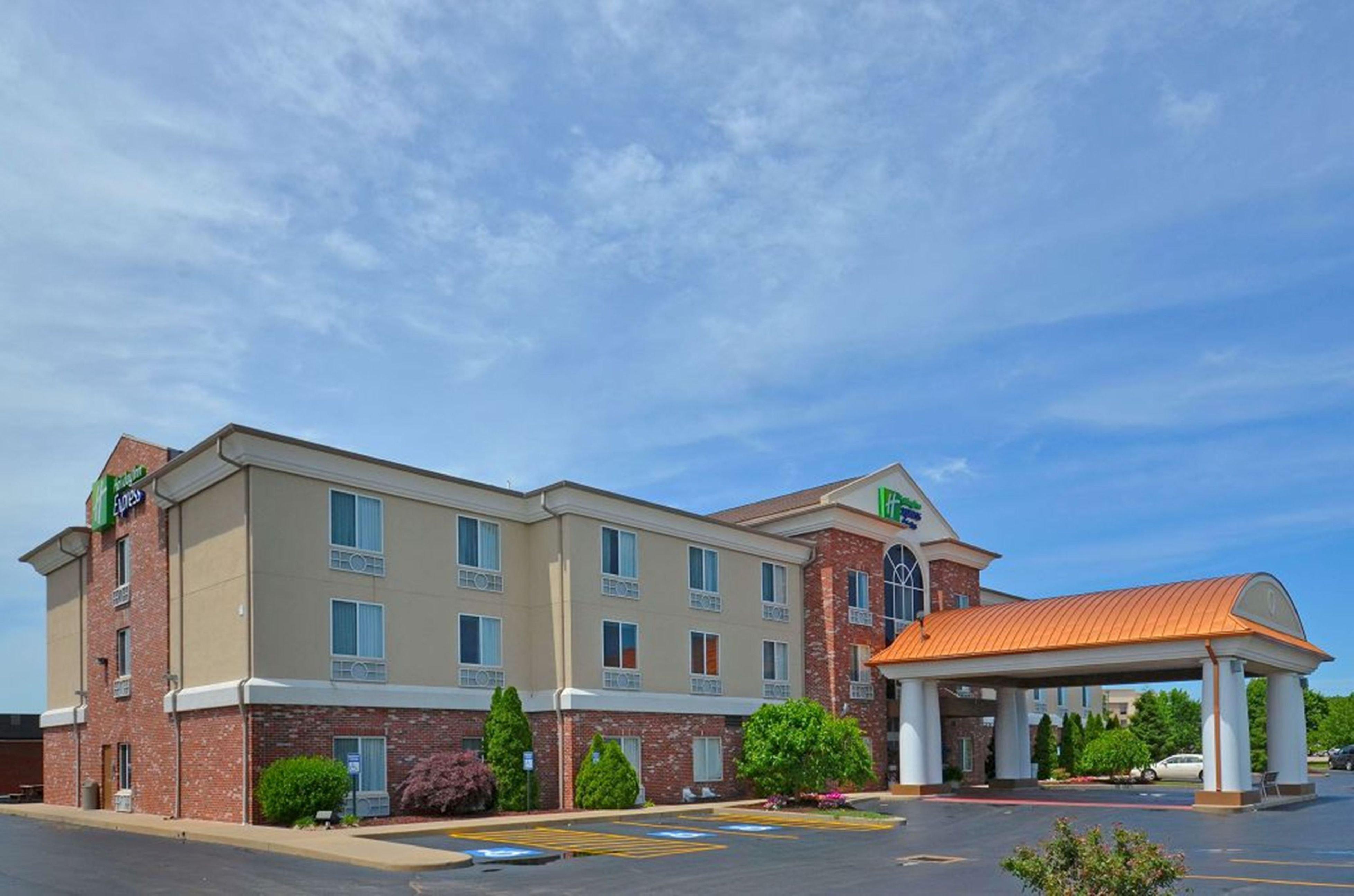 Holiday Inn Express Hotel & Suites Farmington, An Ihg Hotel Exterior photo